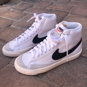 Nike Blazer Mid 77- NEVER BEEN WORN